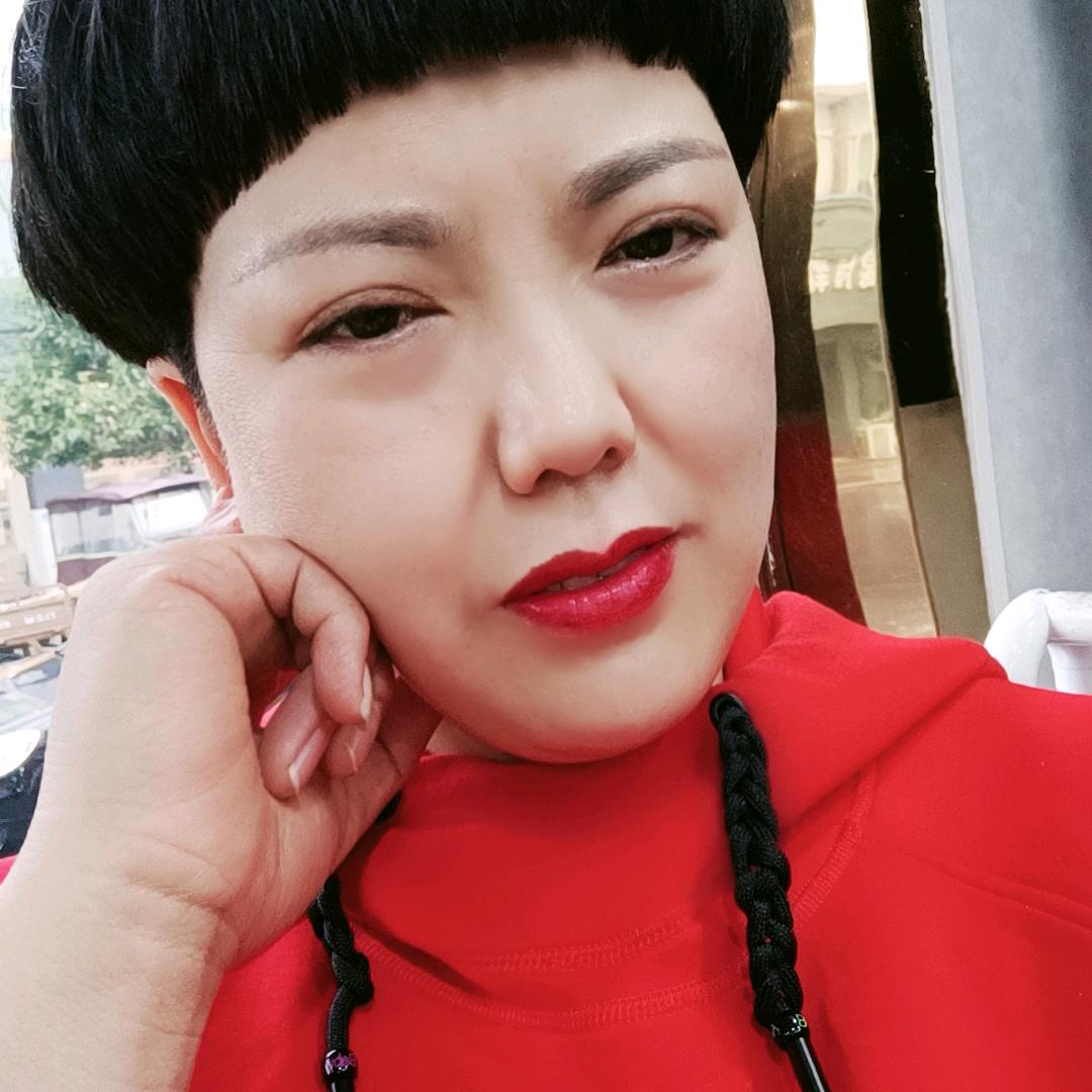 爱莉服饰