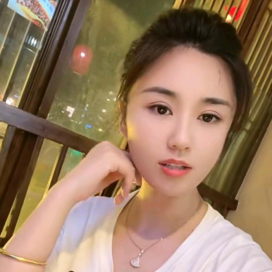 国际潮牌~老板娘