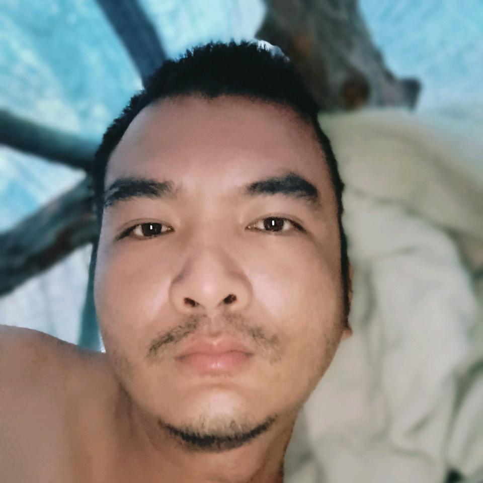 本人，何照龙，做事。