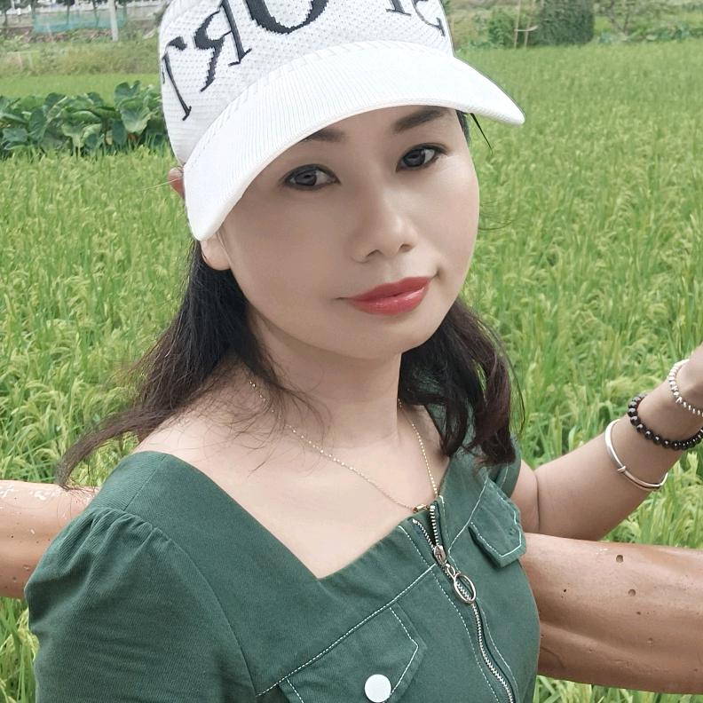 开心😃7 6小龙🐲女