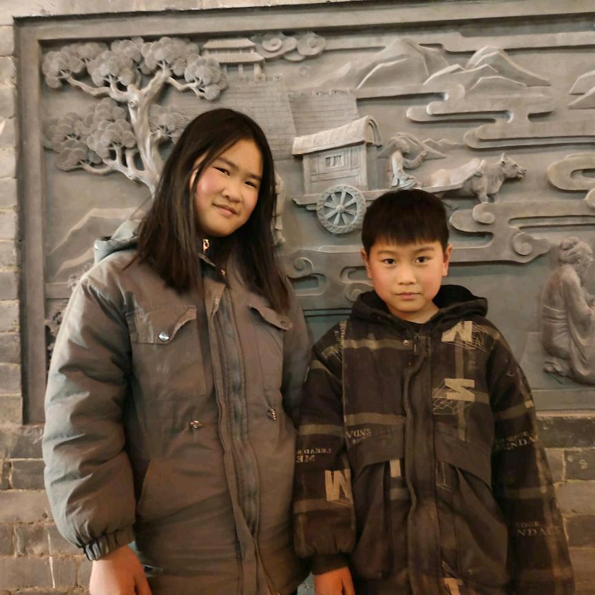 拉着水果上高速。