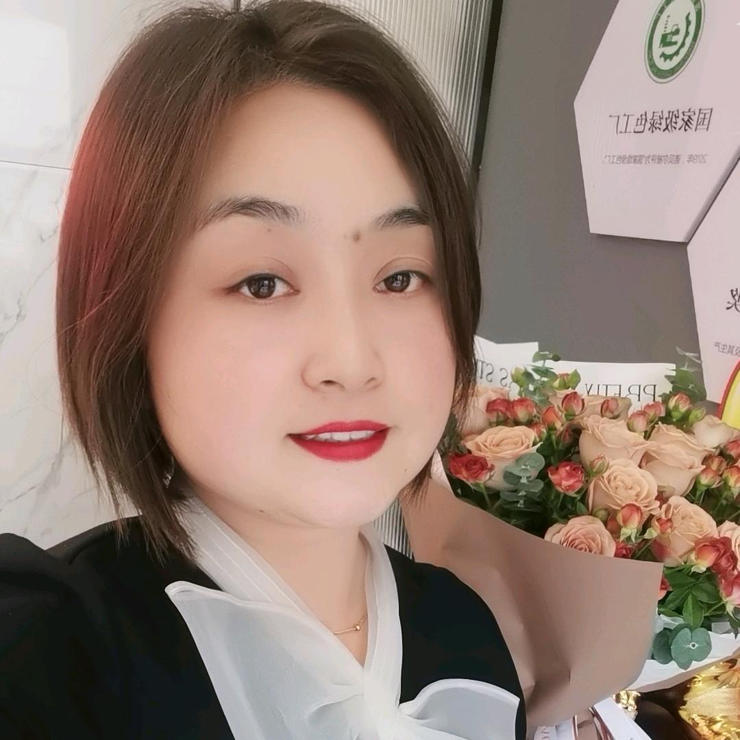 易县诺贝尔瓷砖倩姐