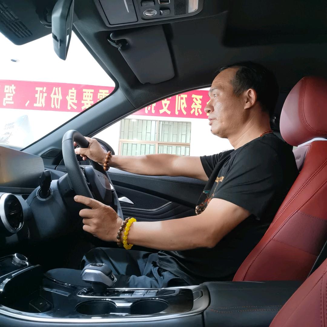 情非得已🇲🇴帅哥