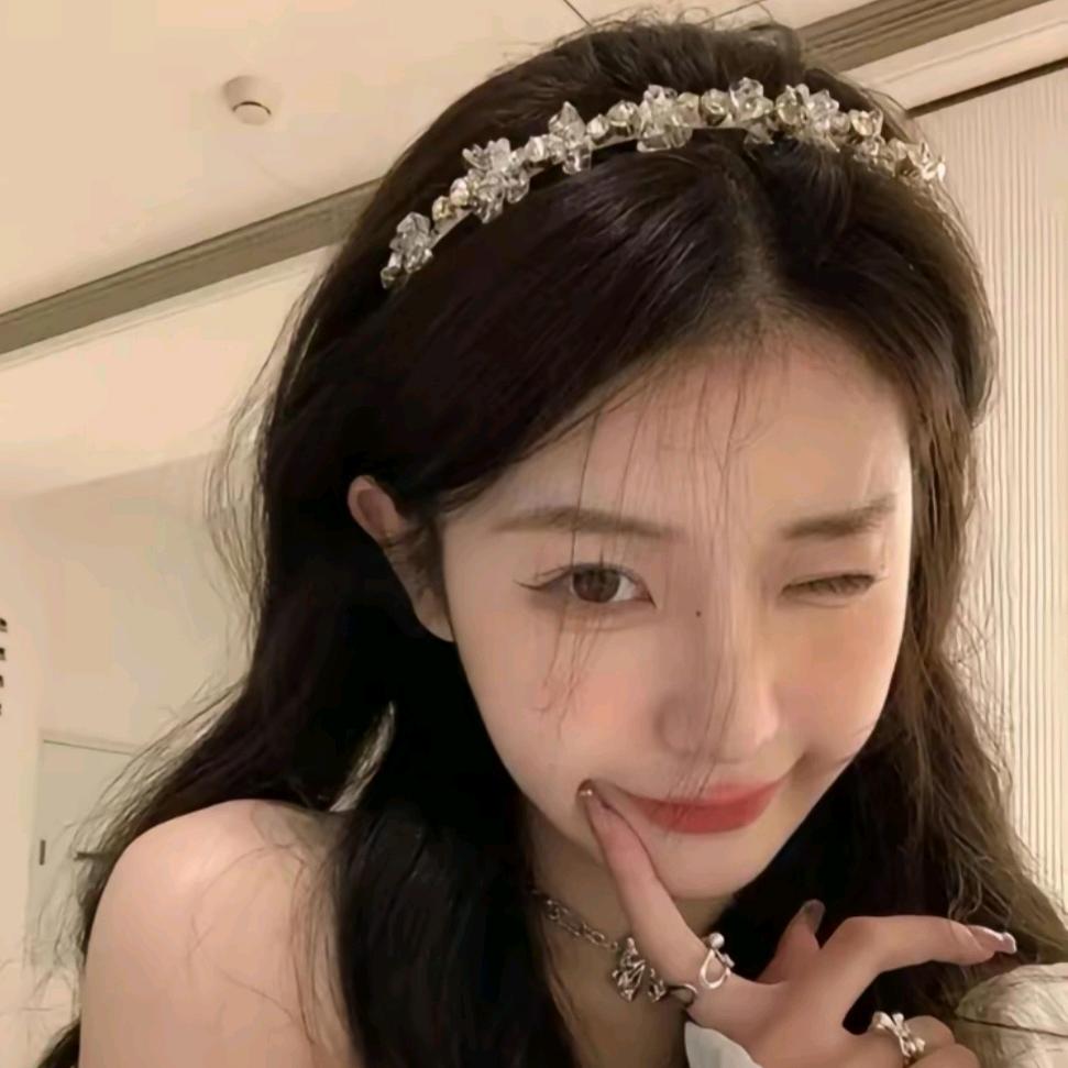 柯柯撸撸脸了.🐬