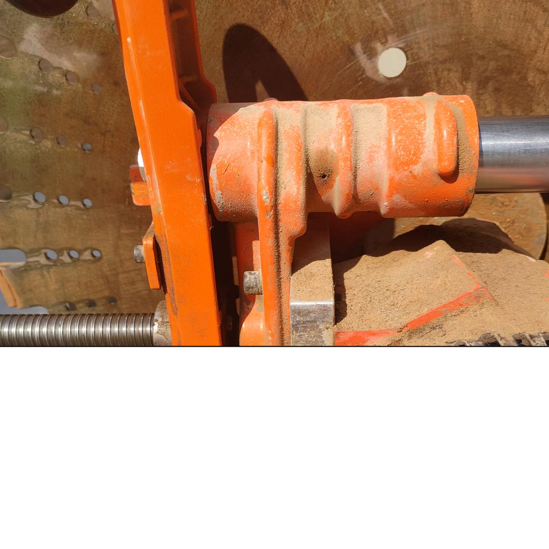 出彩整体切墙，切割地沟，打墙。