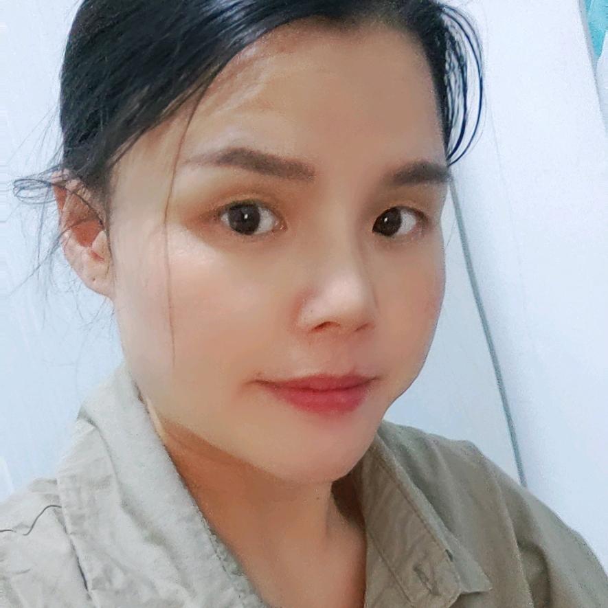 俐丽摆摊