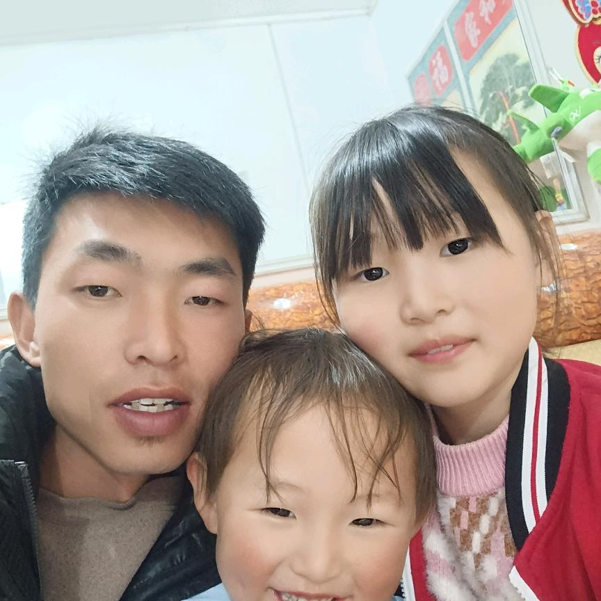 “张上明朱”