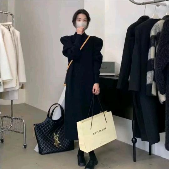 青衫掩人面