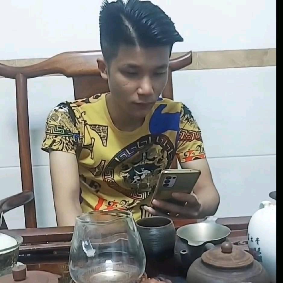 广西%社会@我官哥~