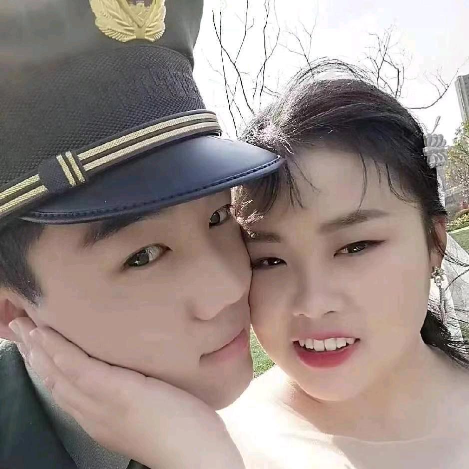 吸着烟丶徘徊街头