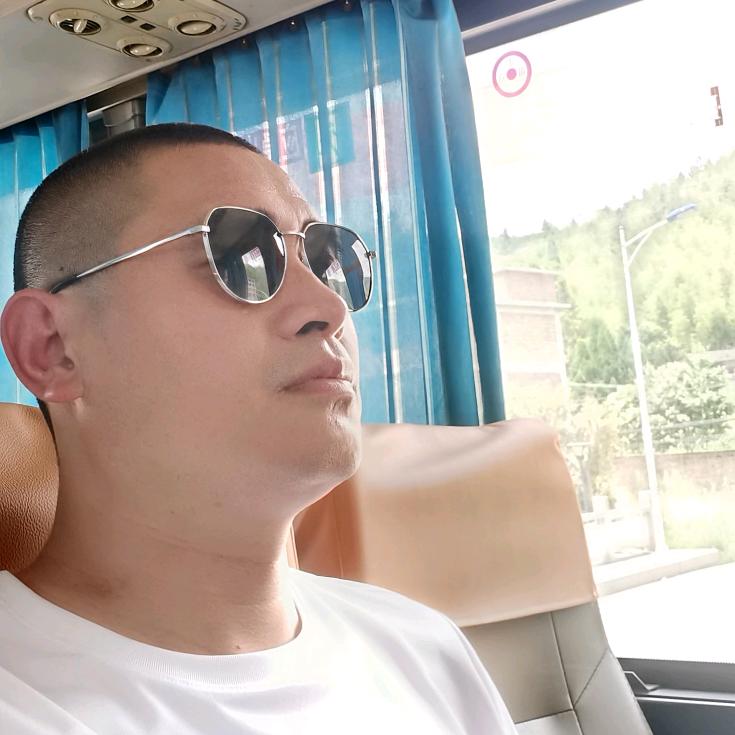 罗滨