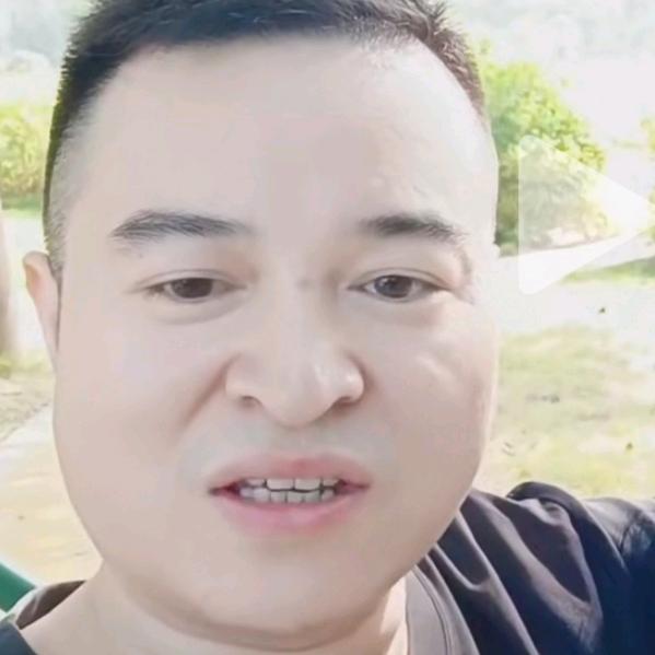 在黄江的李仁清