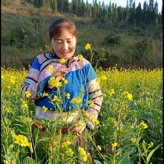 爱笑的姑娘，项