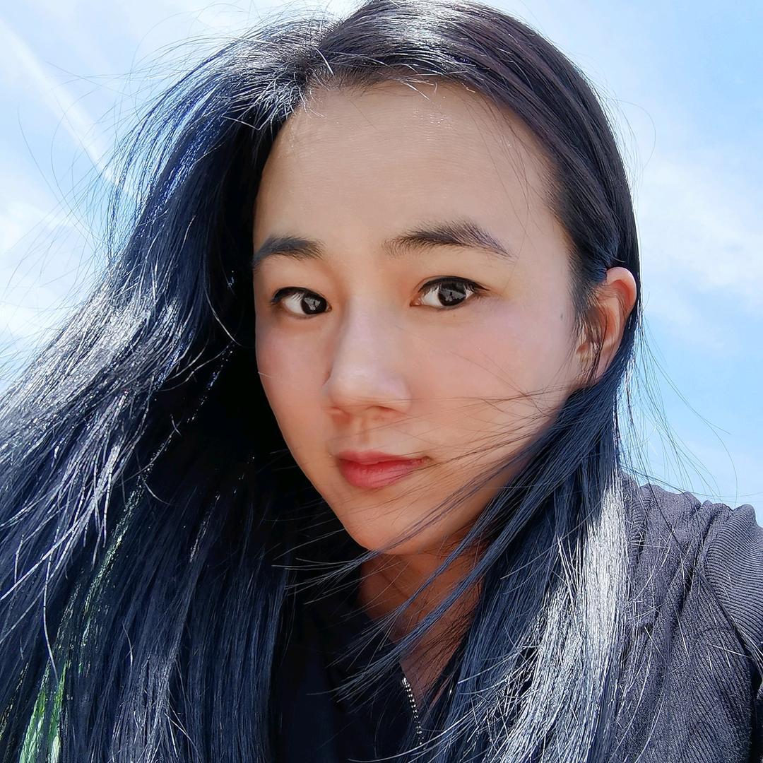 爱搓指甲的莺莺