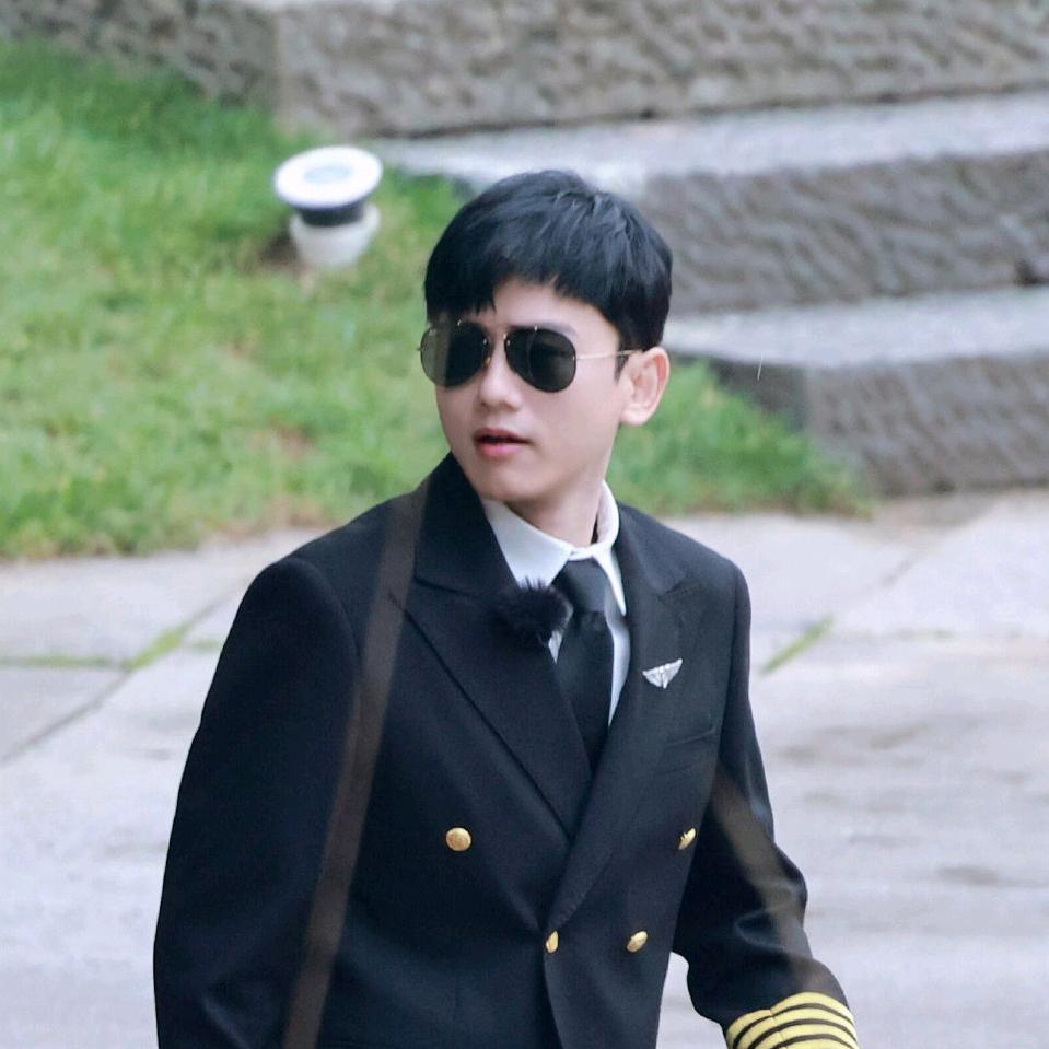 花子钟爱蓝色✨