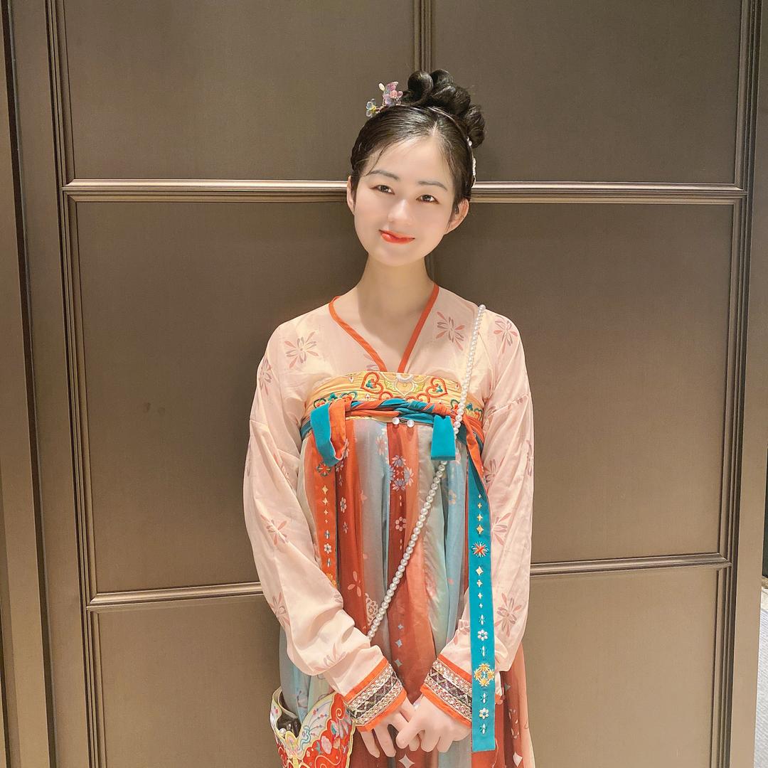 琛chen愿安好（努力攒钱看周深）