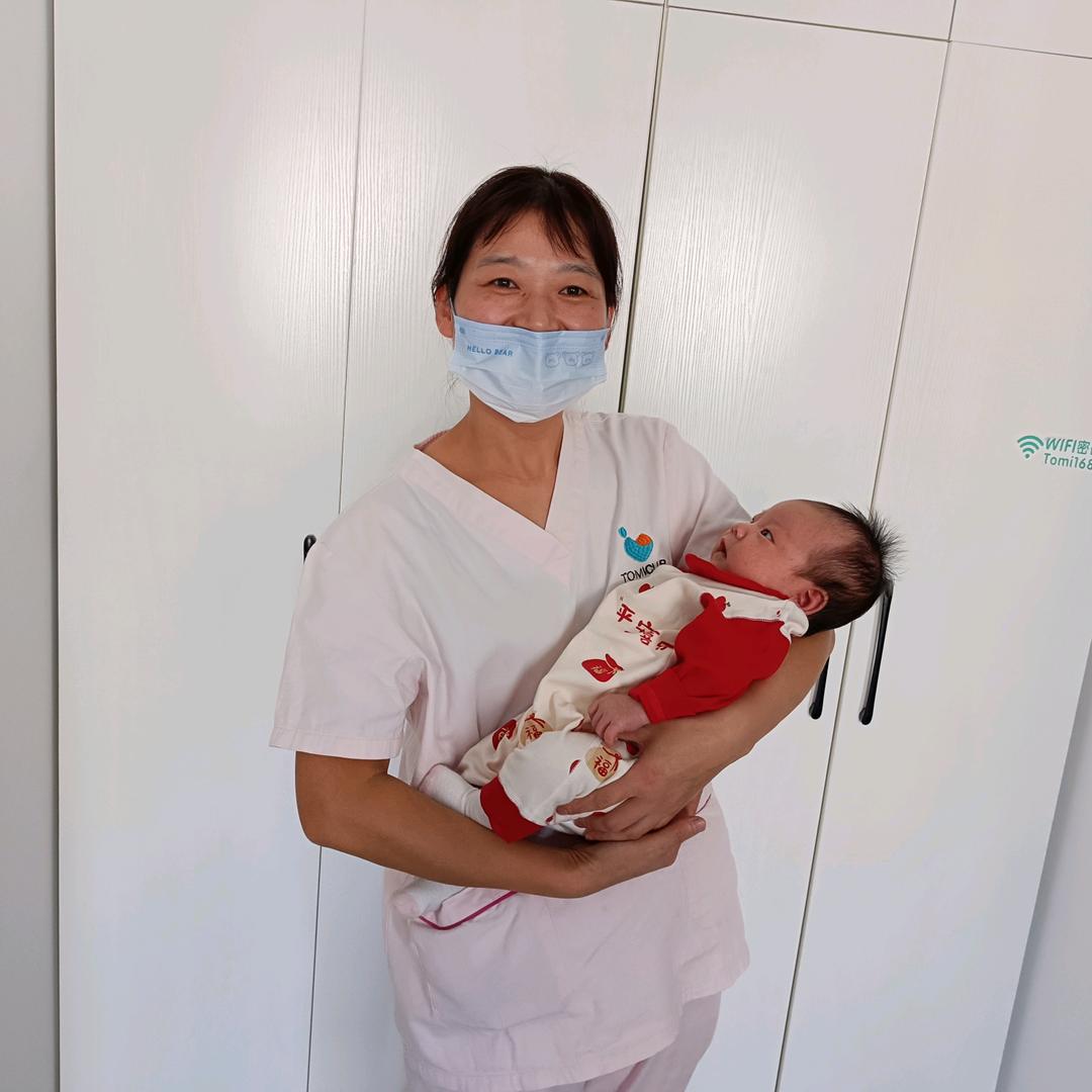 金牌月嫂万金霞