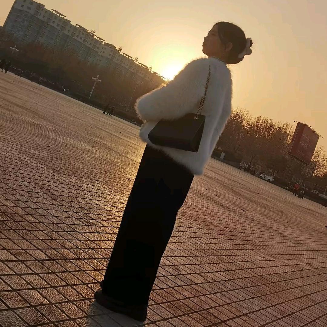 ﻬ虎牙妹
