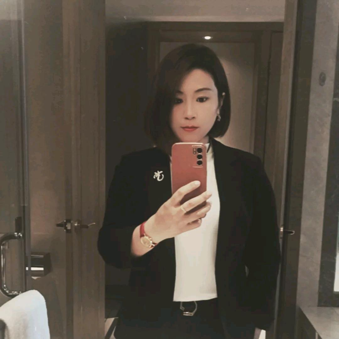 阿朱坚强