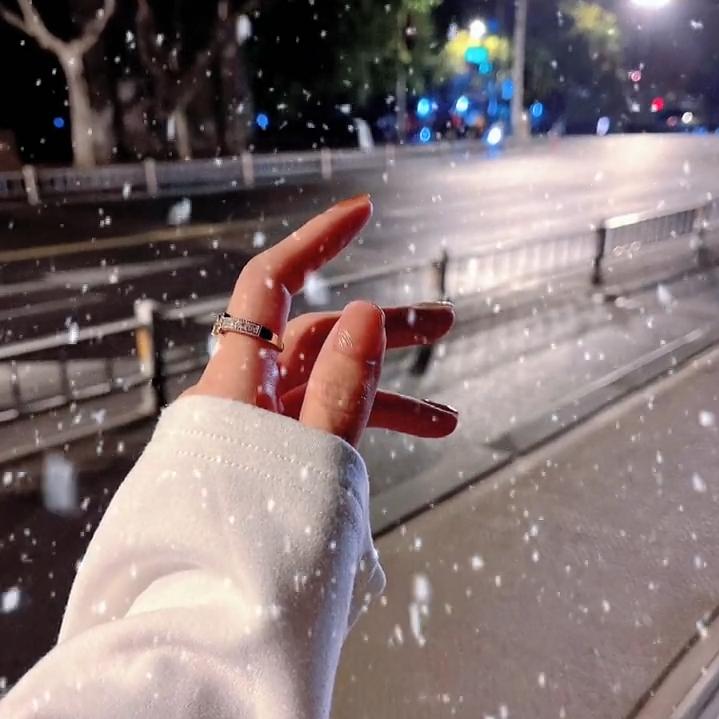 ᭄ꦿ淡然💞 一笑༊