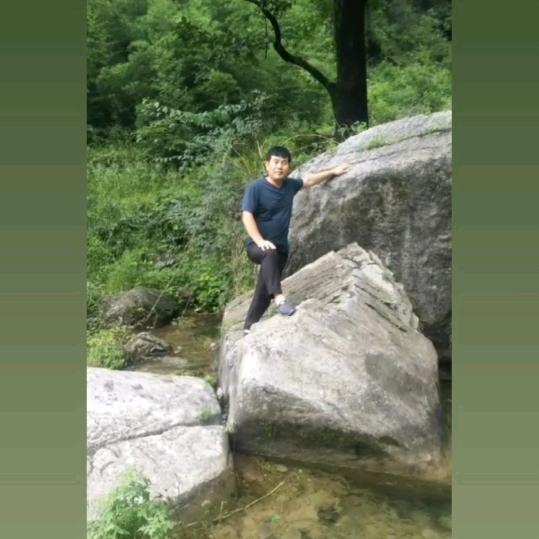 三月里的小雨……