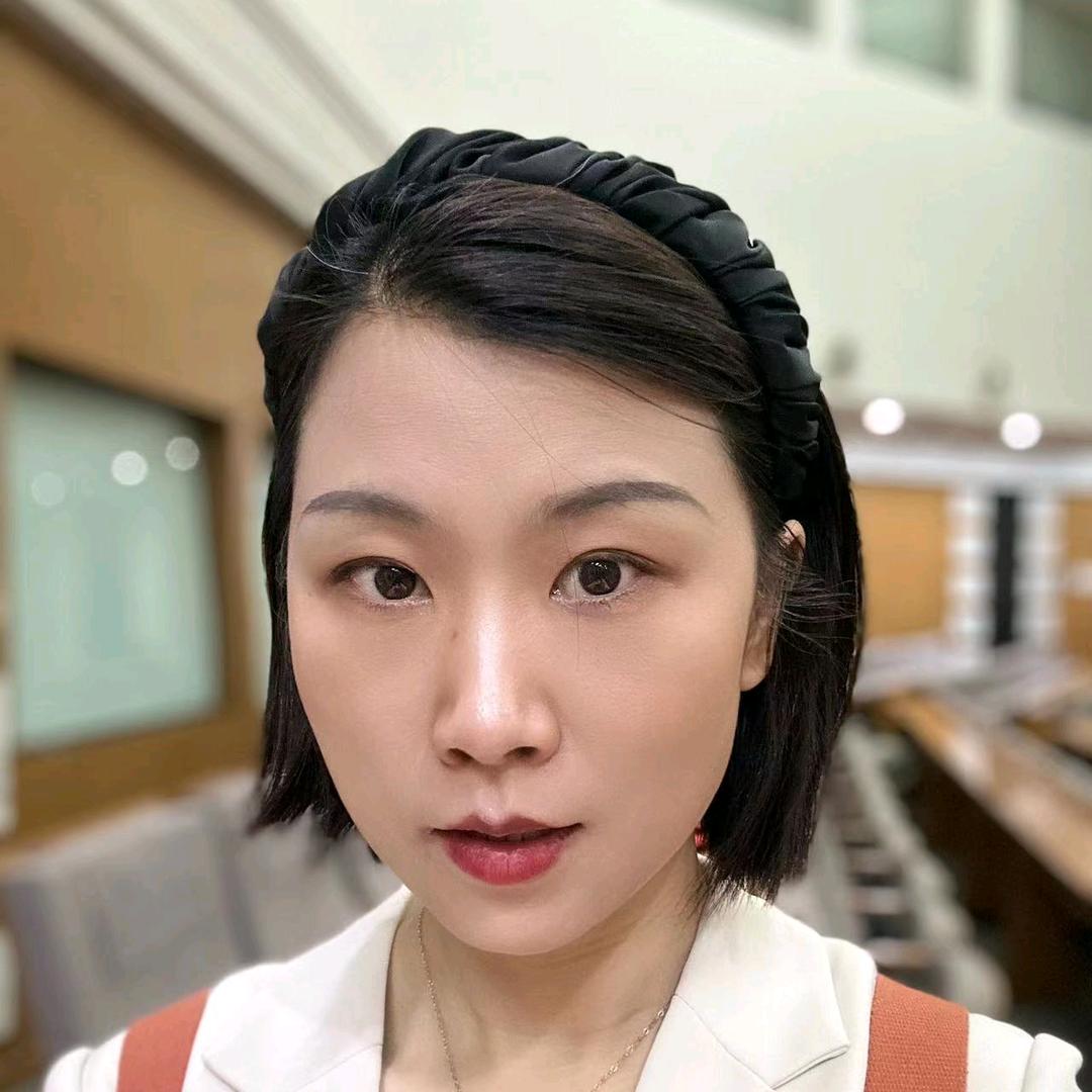 瑞贝卡姓周@抖音