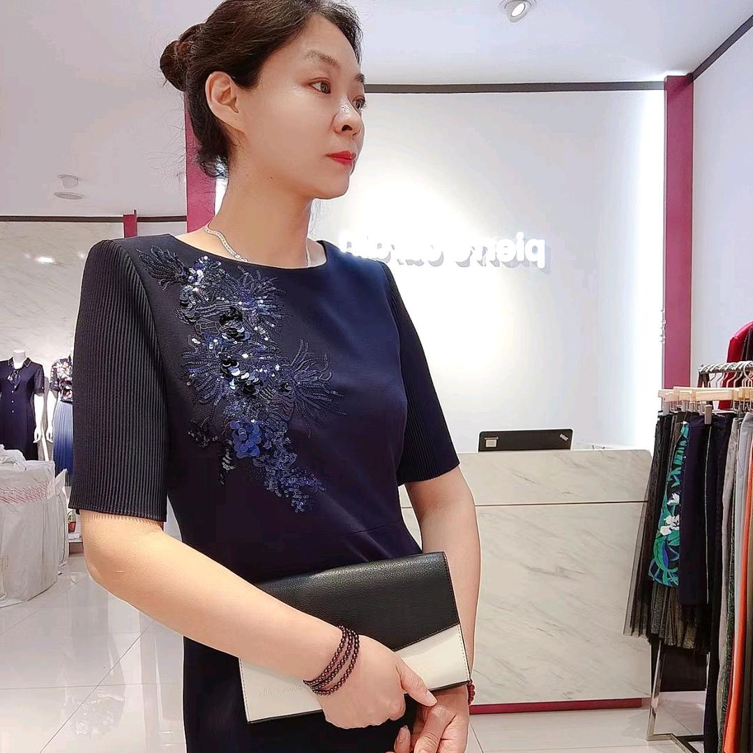 皮尔卡丹高级女装傅老师