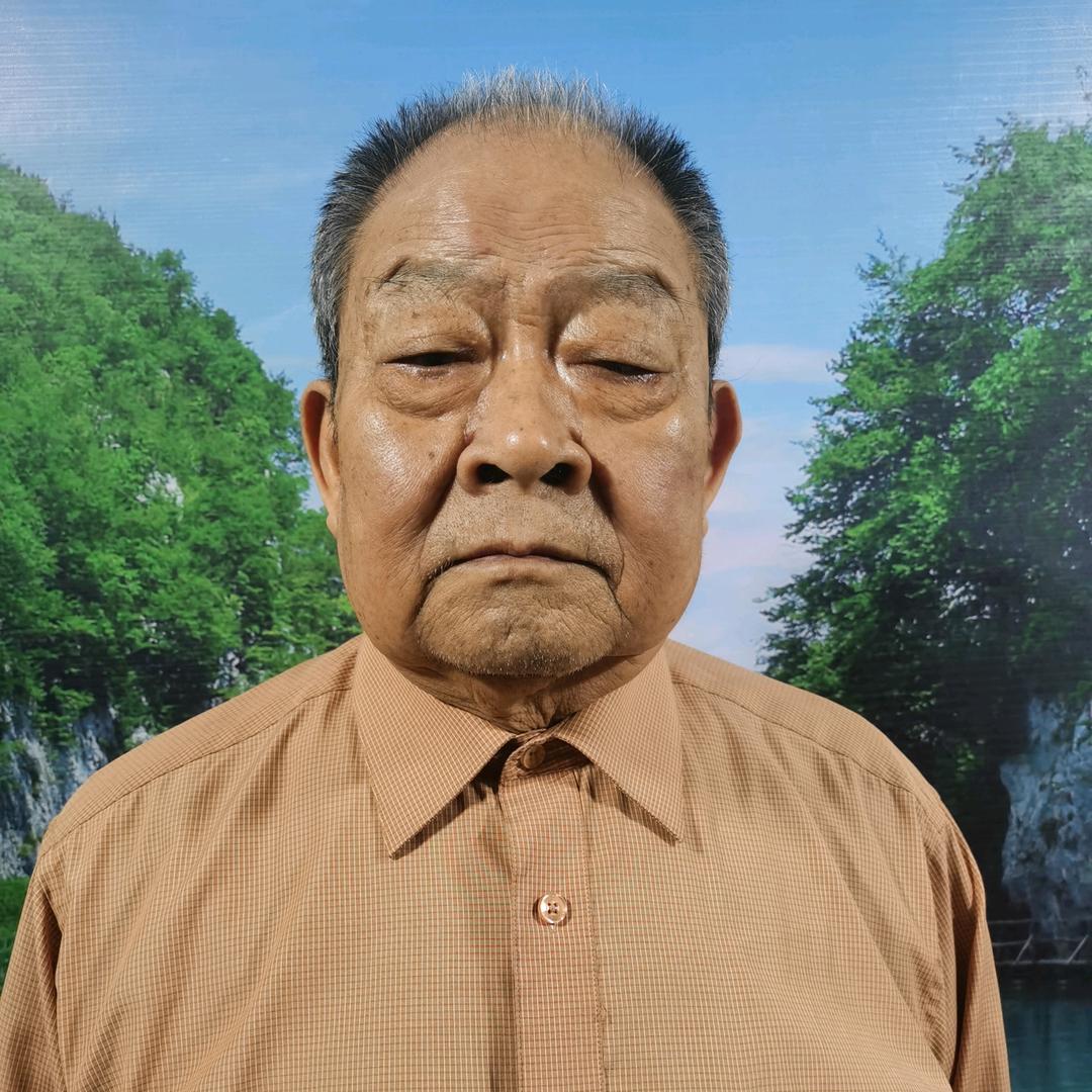 白发老头