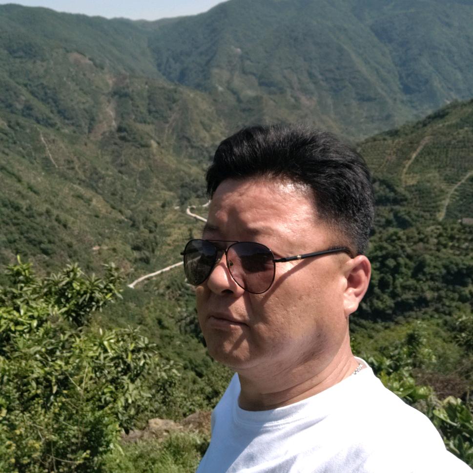 玩皮卡的西北汉