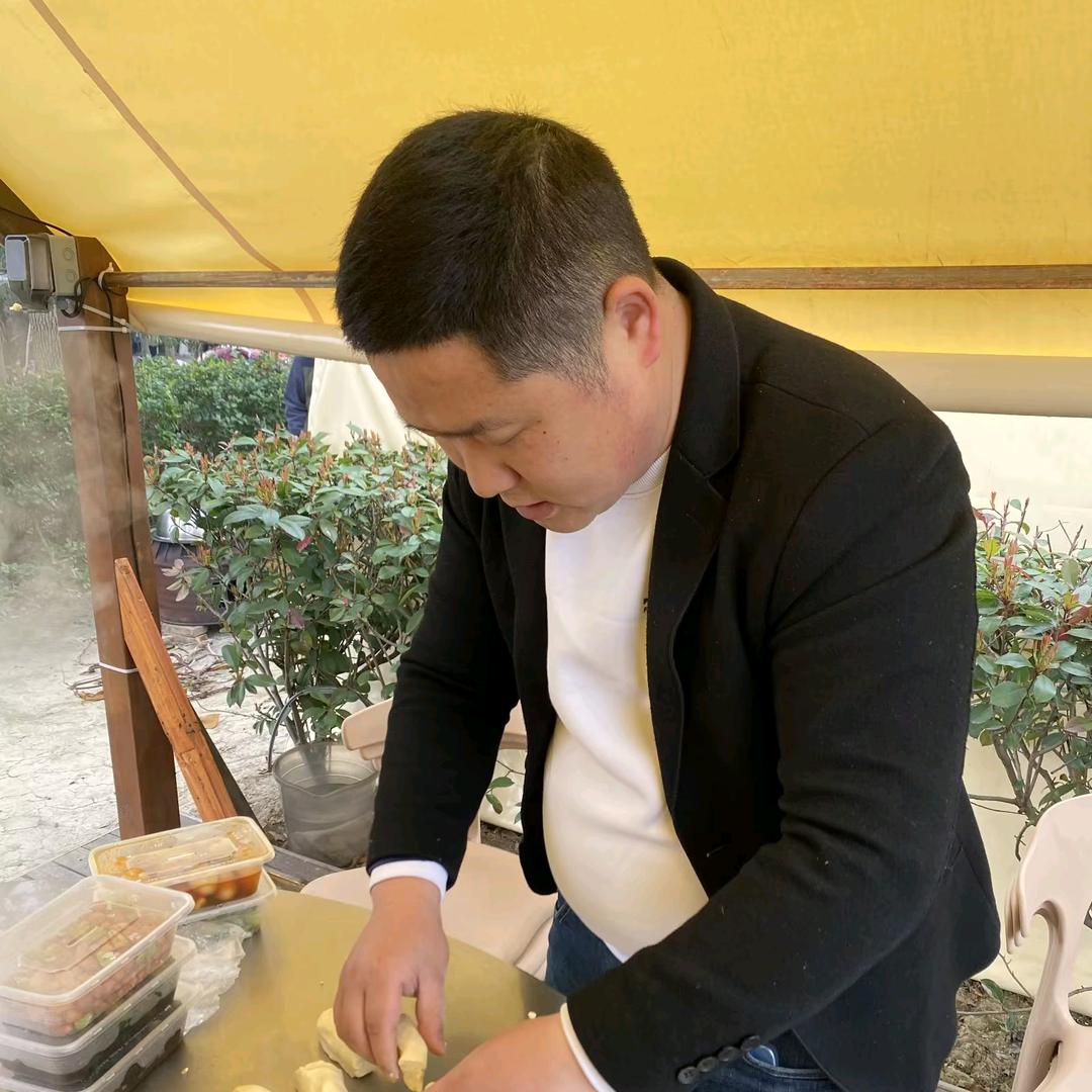 嘉兴迪诺全屋定制工厂周厂长