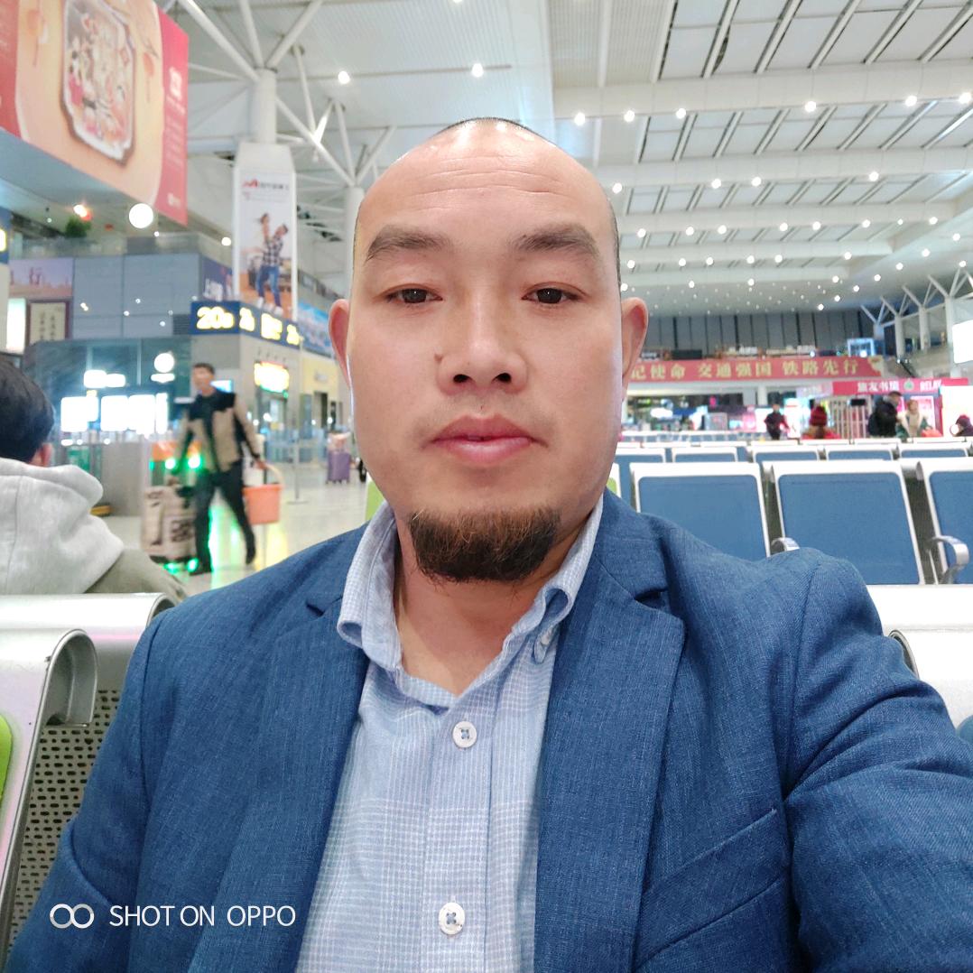 光头廖哥-厂家开关插座