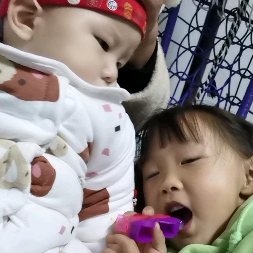 可爱的小孩
