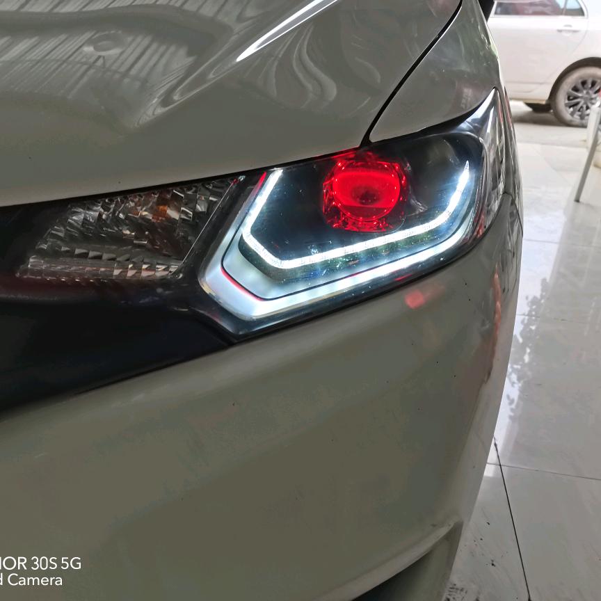 盈江靓车坊灯光升级装饰中心