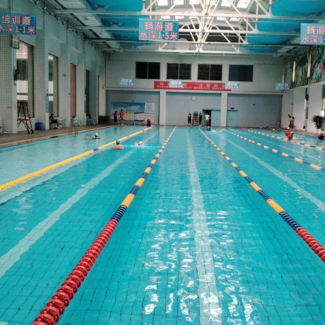颐方园游泳馆顾问小白