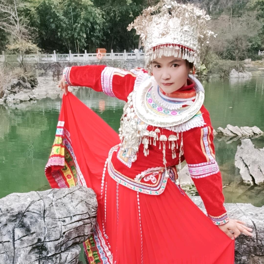 高兴就行，人的一生一晃就过了。