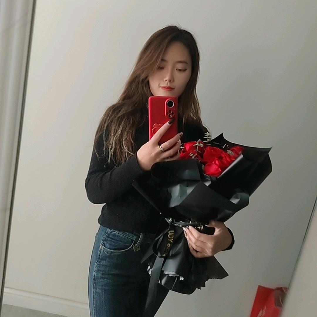 桃子美甲美睫化妆店