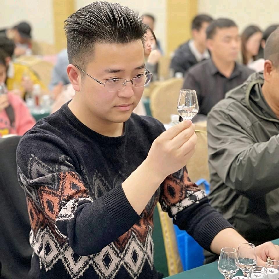 茅台镇串皮哥
