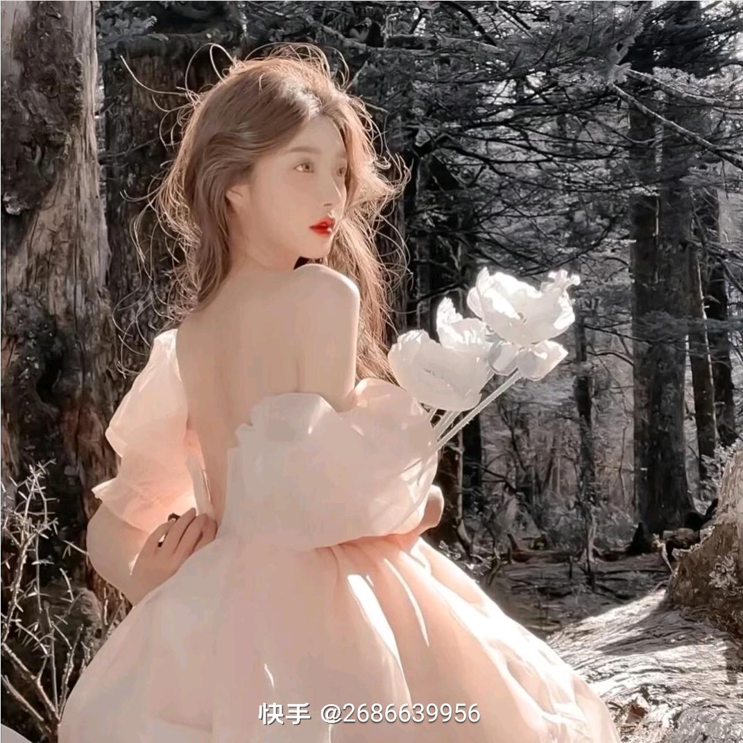 王霞