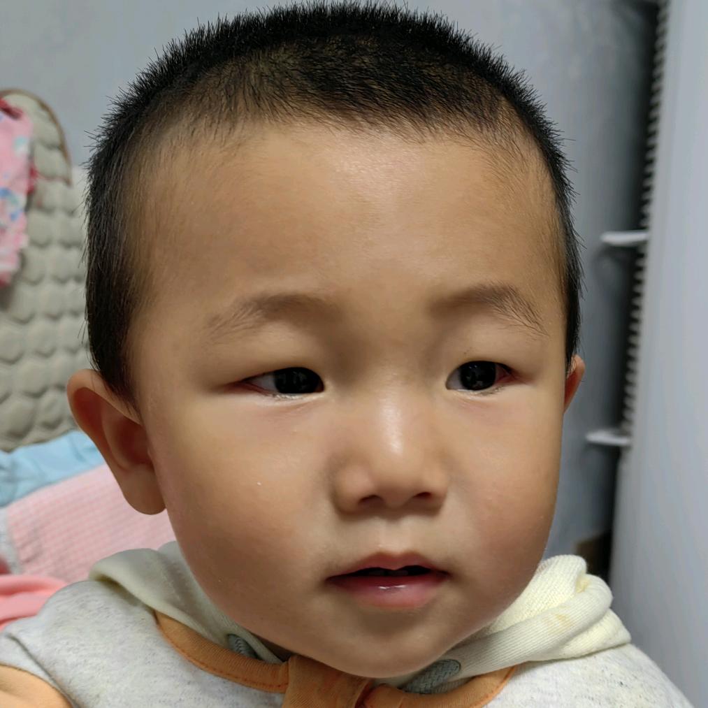 伟
