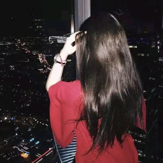 阿克苏初颜妆品