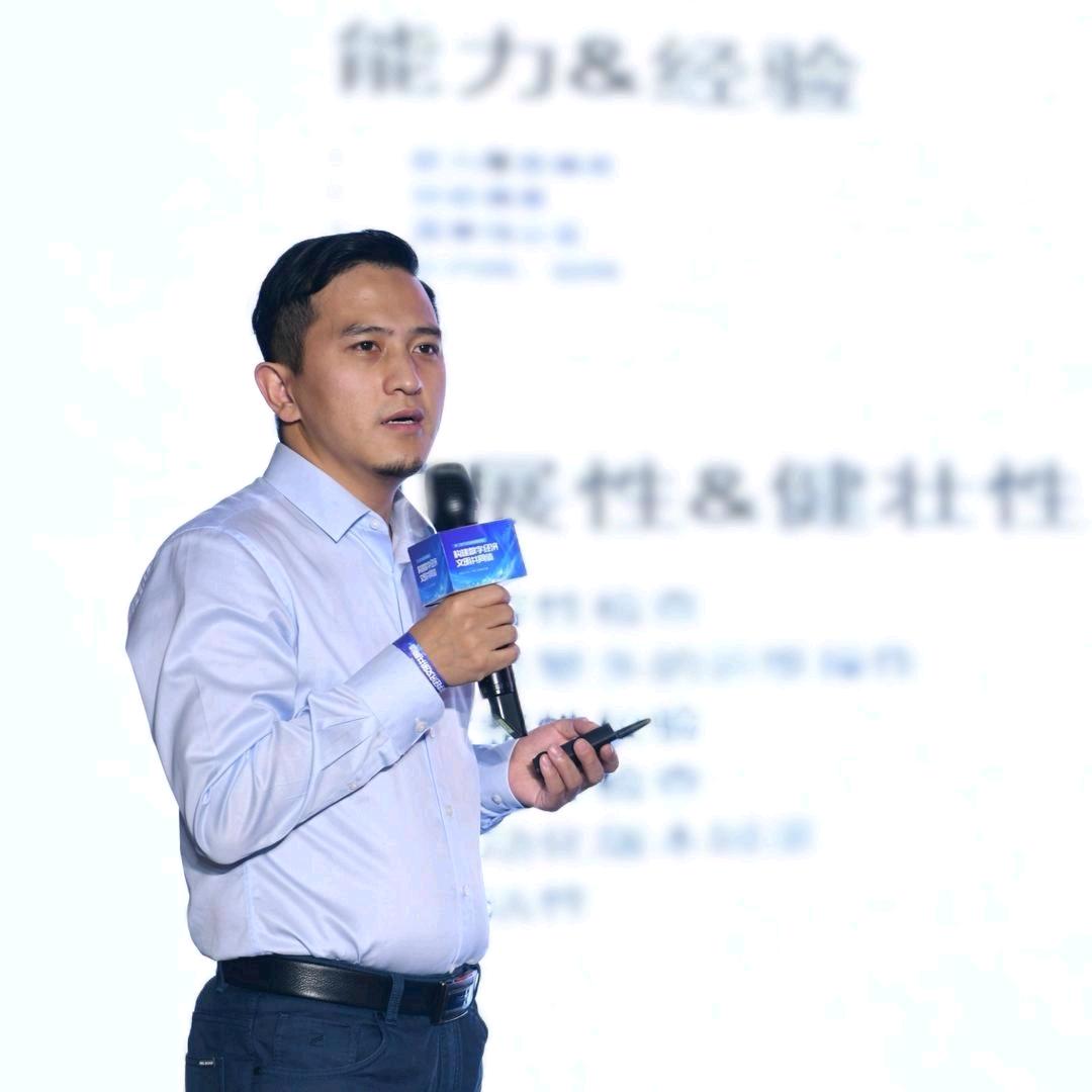 龍哥商不伤