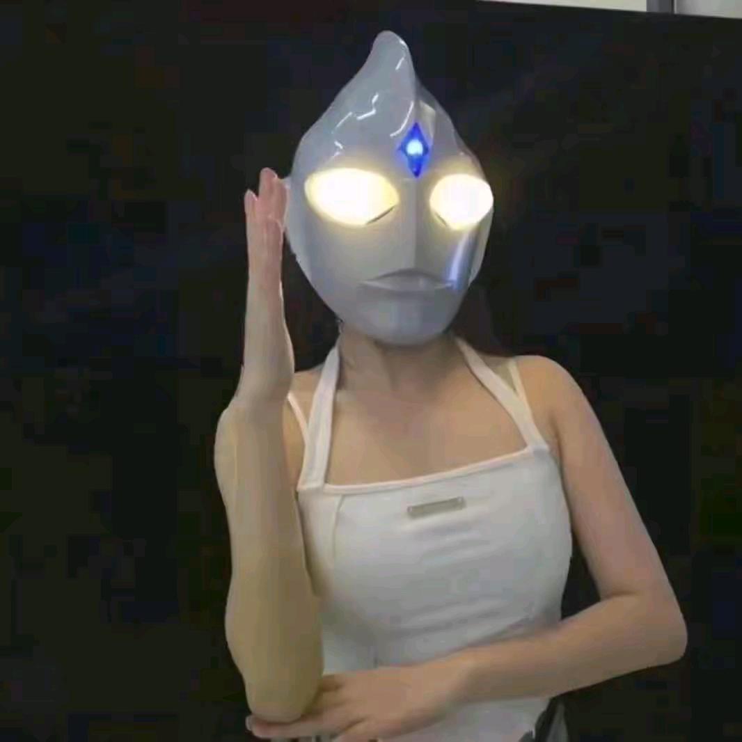 我是个不正经的奥特曼