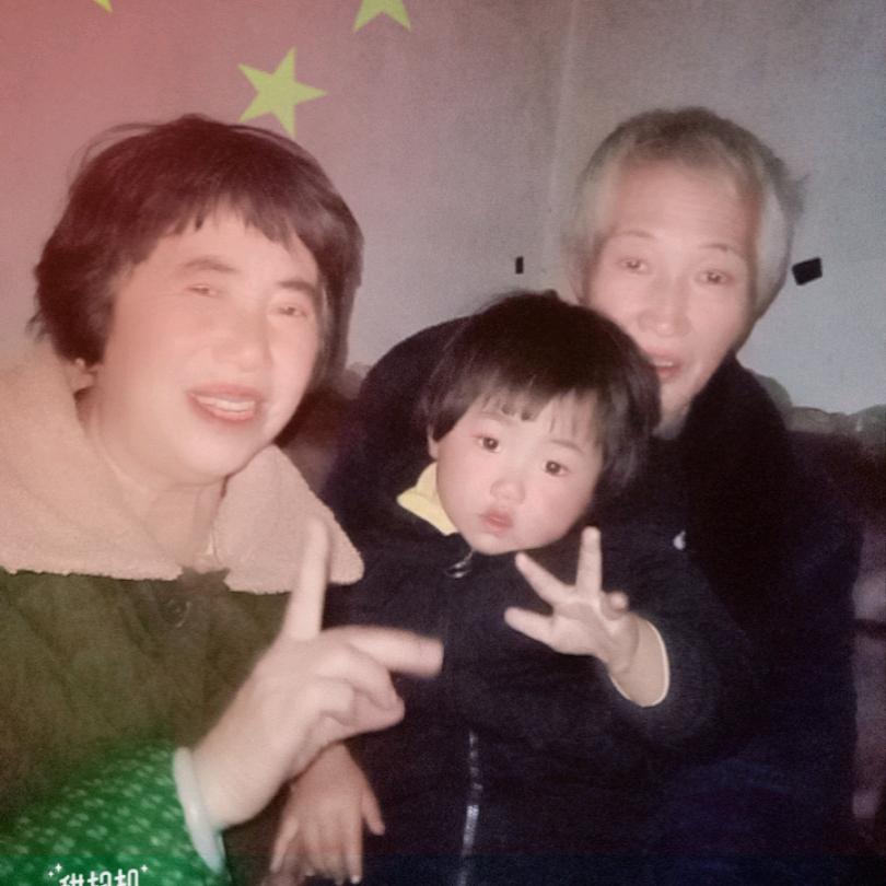 税明兰