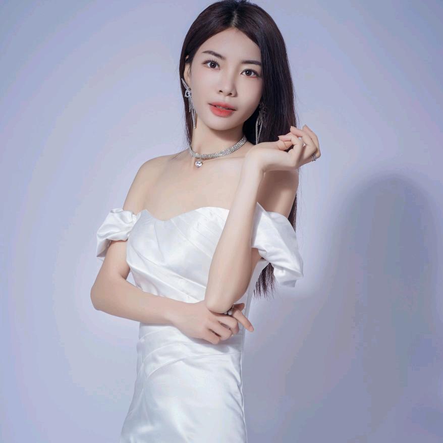 芳芳：好货在橱窗