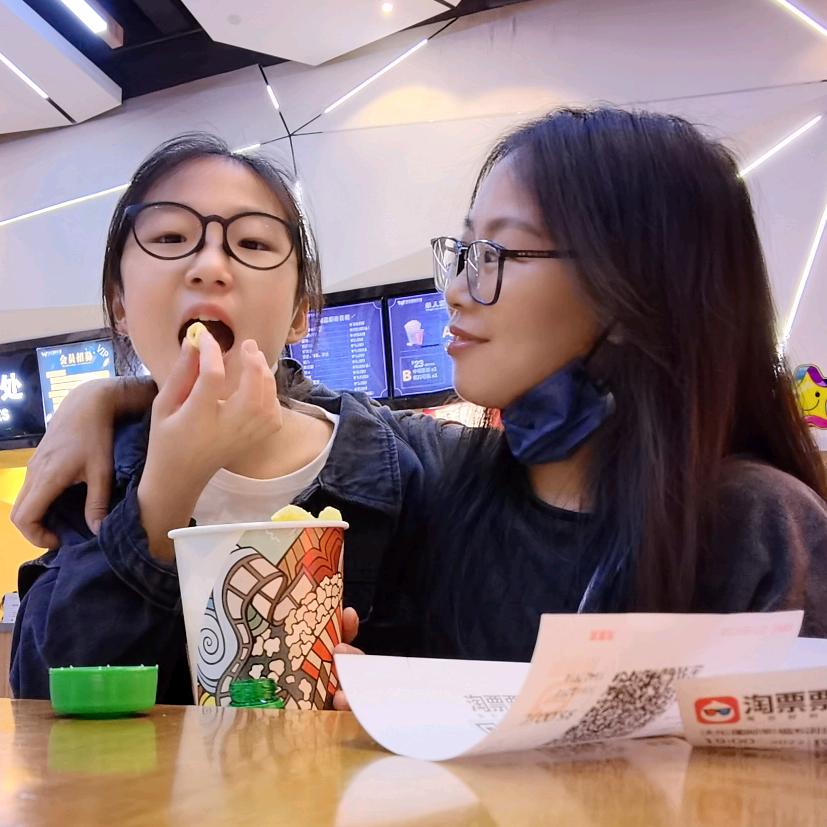 李所当然（油漆辅料批发）