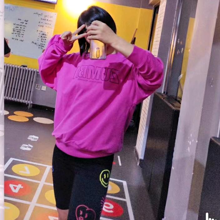 爱Zumba的Mela女孩儿