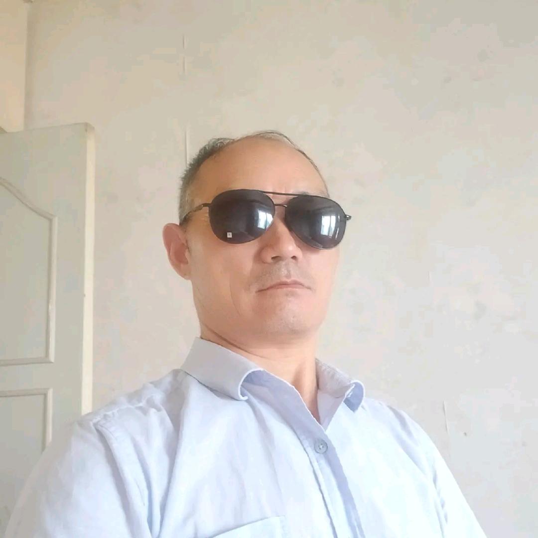 尤哥（在搬砖）