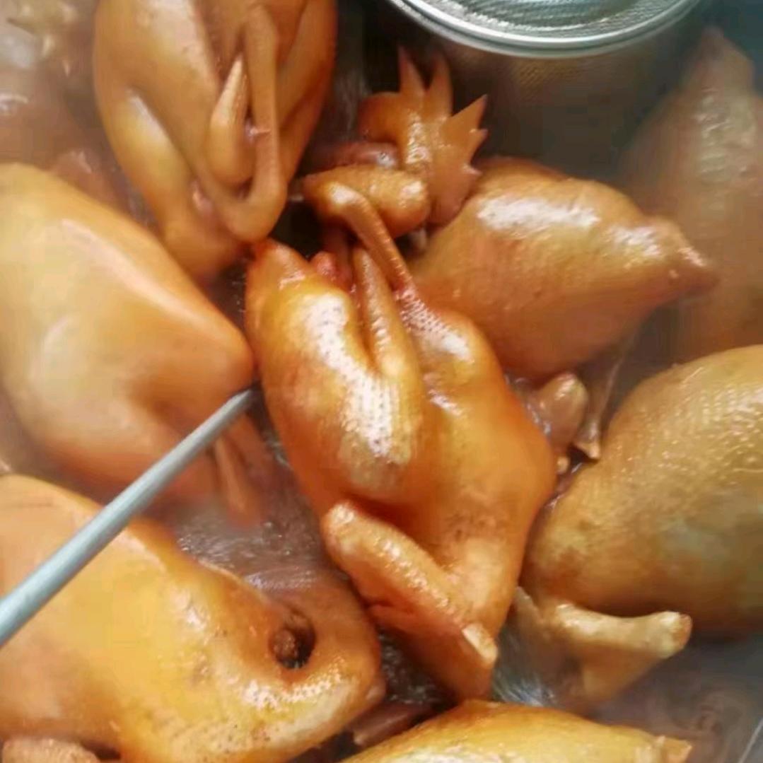 济宁高新区黄屯市场董三烧鸡卤肉缸贴店