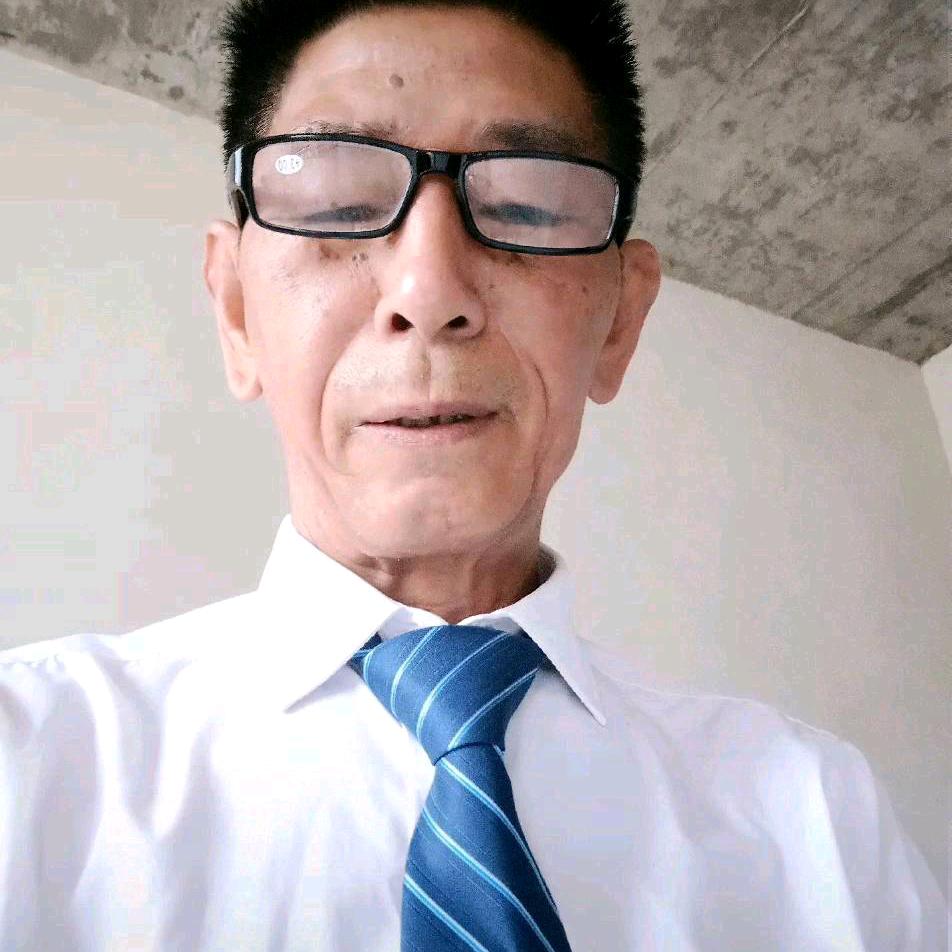黎亚平