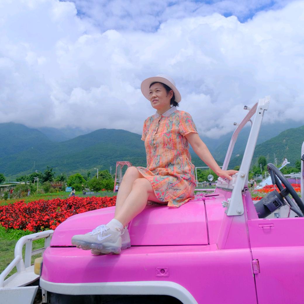 云姐拍车